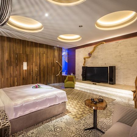 Mulan Motel Taichung Dış mekan fotoğraf