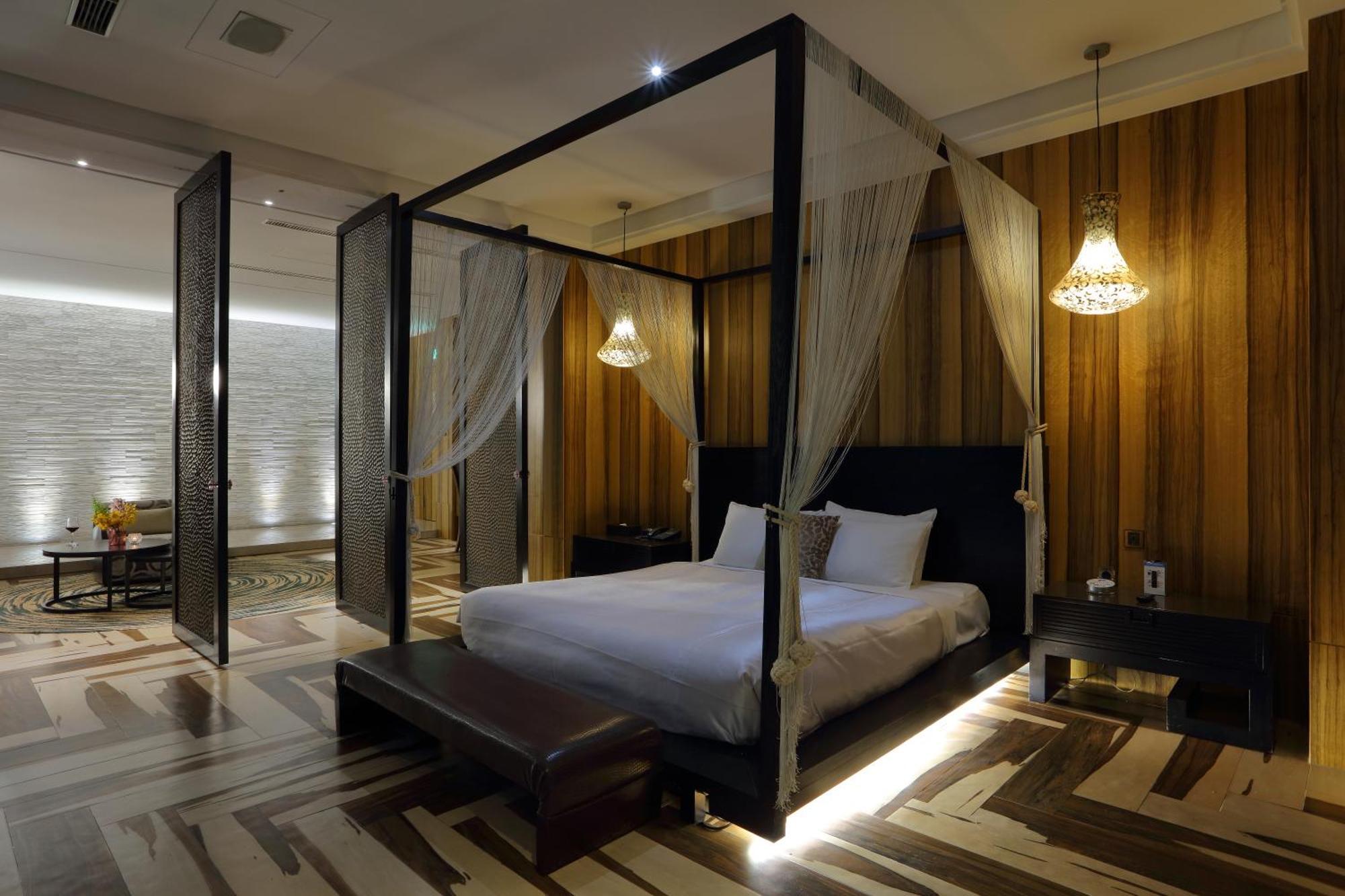 Mulan Motel Taichung Dış mekan fotoğraf