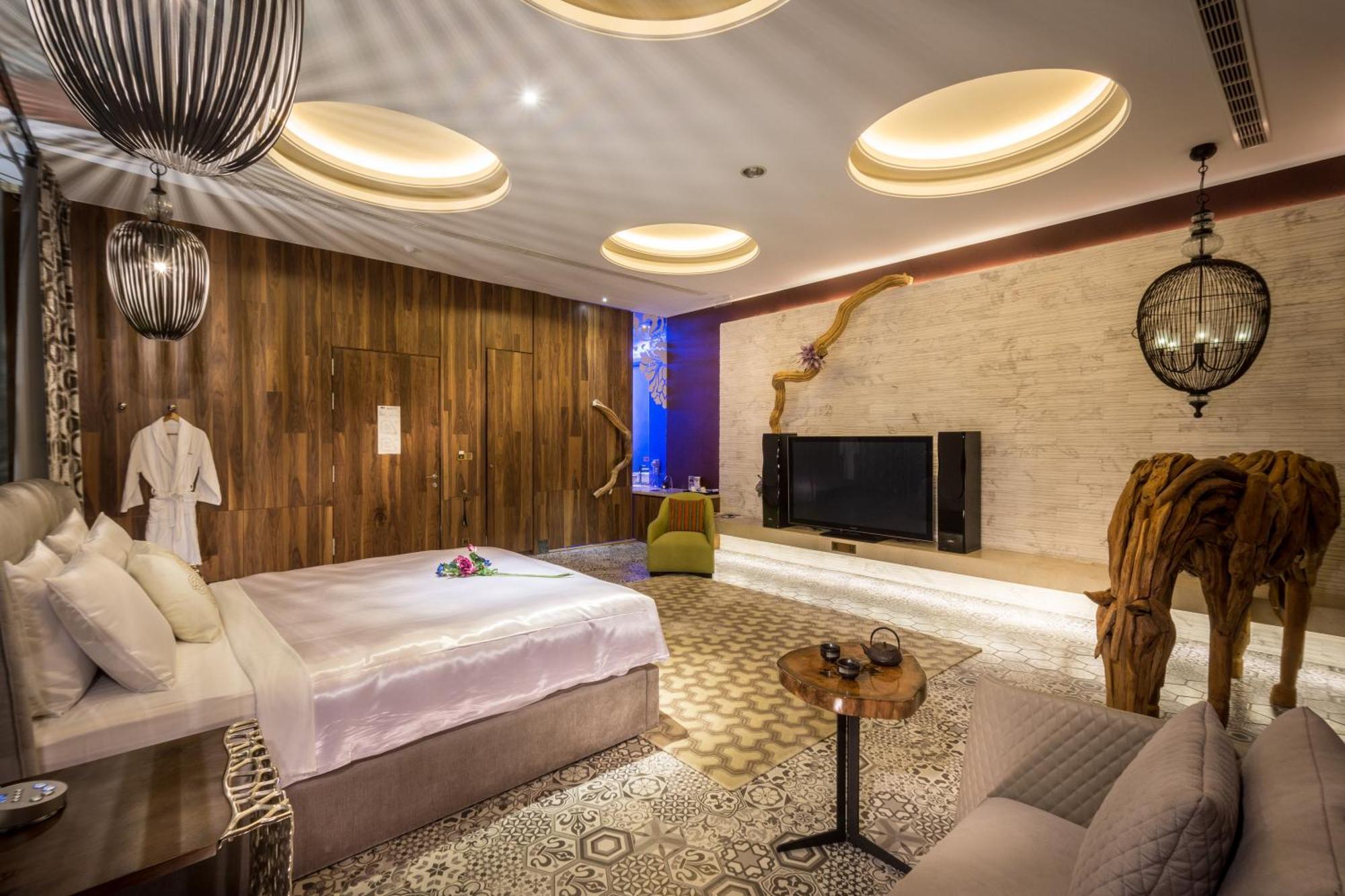 Mulan Motel Taichung Dış mekan fotoğraf